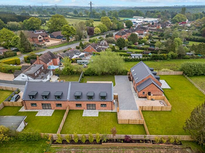 4 Bedroom Semi-Detached House For Sale In Lansdown Place, Aldermaston Road, Pamber End, Tadley, RG26