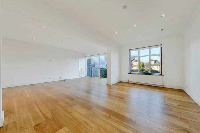 5 Bedroom Detached House To Rent In Armitage Road, Golders Green, NW11