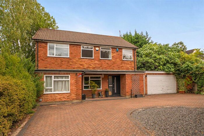 4 Bedroom Detached House For Sale In Pinn Way, Ruislip, HA4