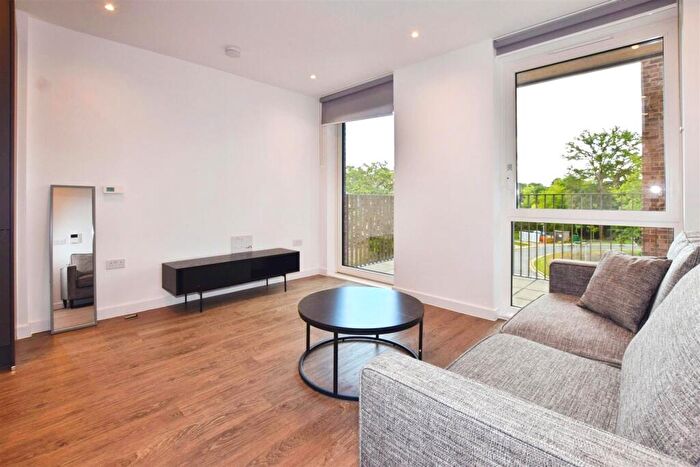 1 Bedroom Flat To Rent In Medawar Drive, London, NW7