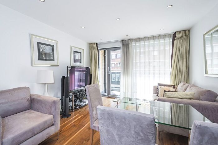 1 Bedroom Flat To Rent In Vauxhall Bridge Road, London, SW1V