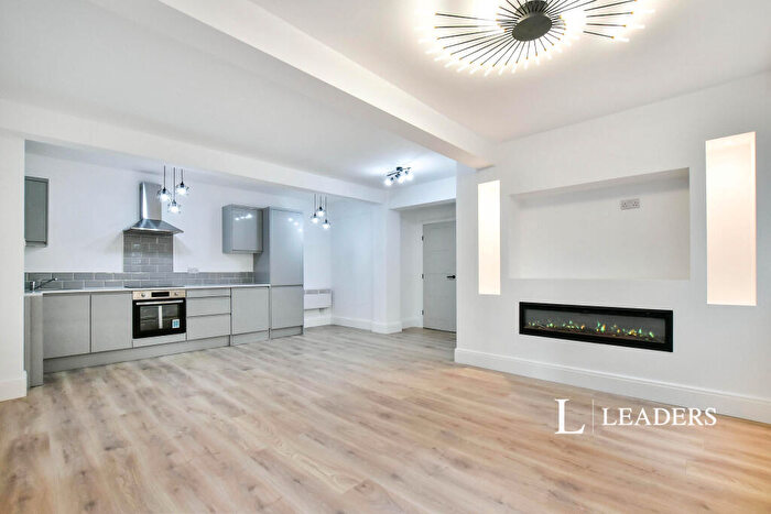 2 Bedroom Apartment To Rent In Tuscany House, Dickinson Street, M1