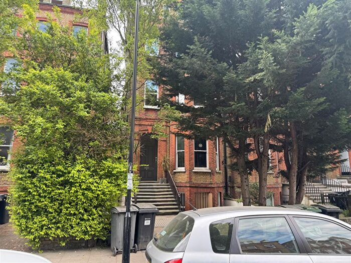 2 Bedroom Flat To Rent In Fellows Road, Belsize Park, London, NW3