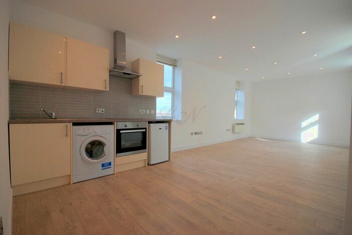 Studio To Rent In Market Place, Basingstoke, RG21