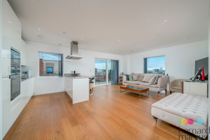 3 Bedroom Penthouse To Rent In Thonrey Close, London, NW9