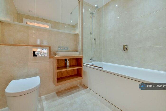 2 Bedroom Flat To Rent In St. Annes Street, London, E14