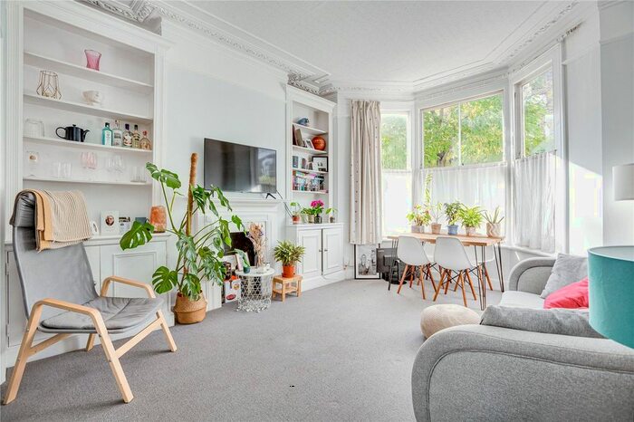 2 Bedroom Flat To Rent In Taybridge Road, London, SW11