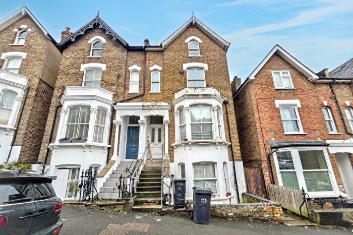 4 Bedroom Semi Detached House For Sale In Rockmount Road, Crystal Palace, London, SE19