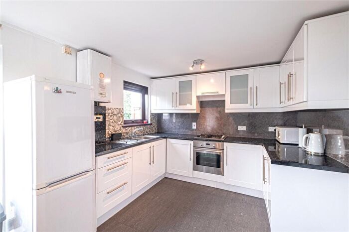 3 Bedroom Apartment To Rent In Russet Crescent, Islington, London, N7