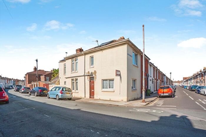 3 Bedroom End Of Terrace House For Sale In Penhale Road, Portsmouth, Hampshire, PO1