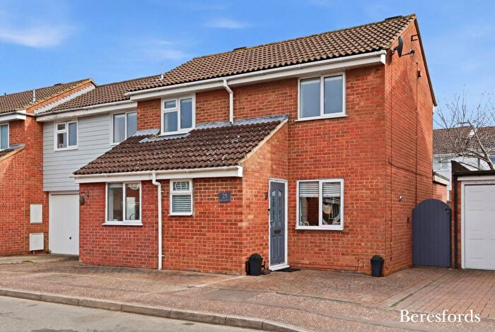 5 Bedroom Semi Detached House For Sale In Harness Close, Chelmsford, CM1