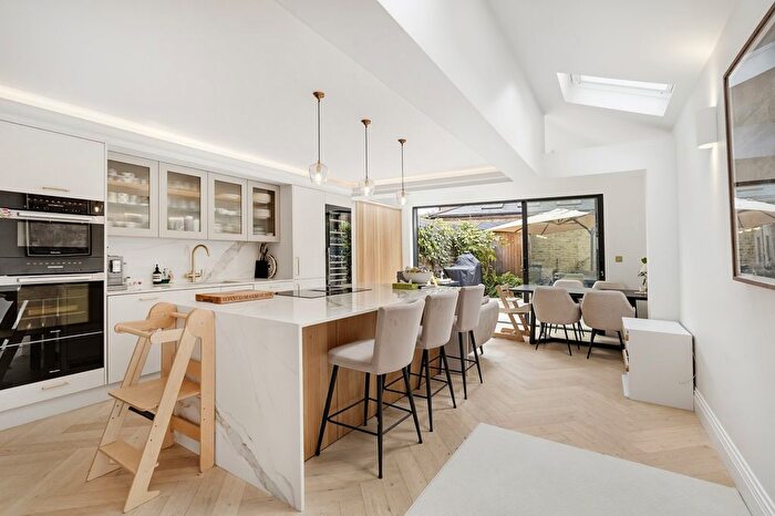 5 Bedroom Terraced House To Rent In Geraldine Road, London, SW18