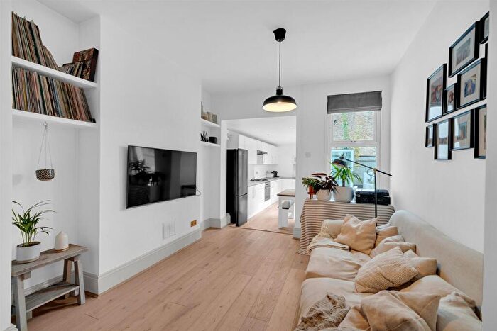 2 Bedroom Flat For Sale In College Road, Bromley, BR1