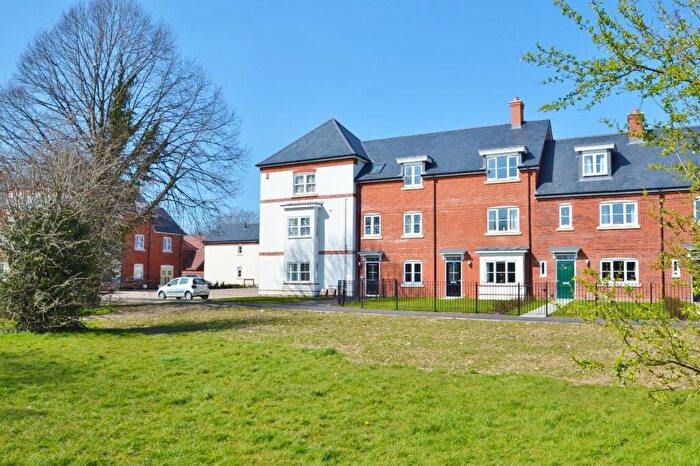 2 Bedroom Flat To Rent In Wimborne, BH21