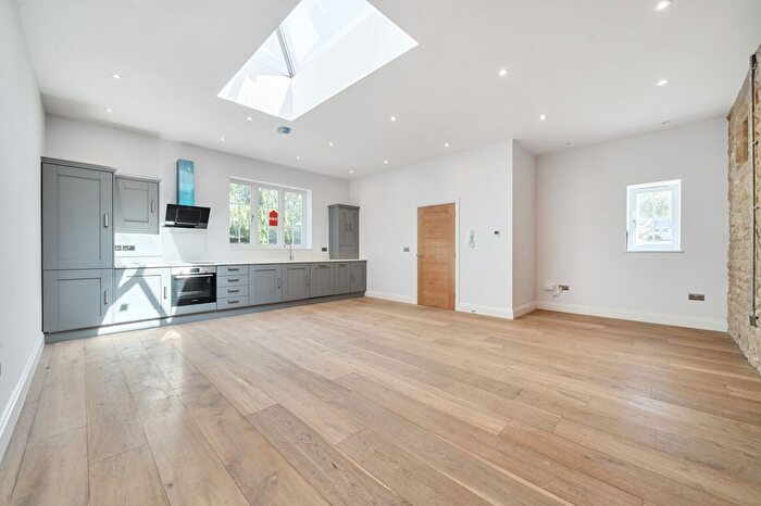 1 Bedroom Maisonette For Sale In Banbury Road, Chipping Norton, OX7