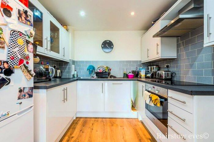 2 Bedroom Flat To Rent In Market Place, Romford, RM1