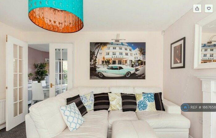 3 Bedroom End Of Terrace House To Rent In Tavistock Close, Leeds, LS12