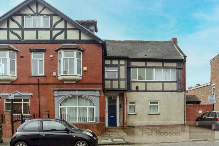 2 Bedroom Property To Rent In Manor Court, Grosvenor Road, NE2