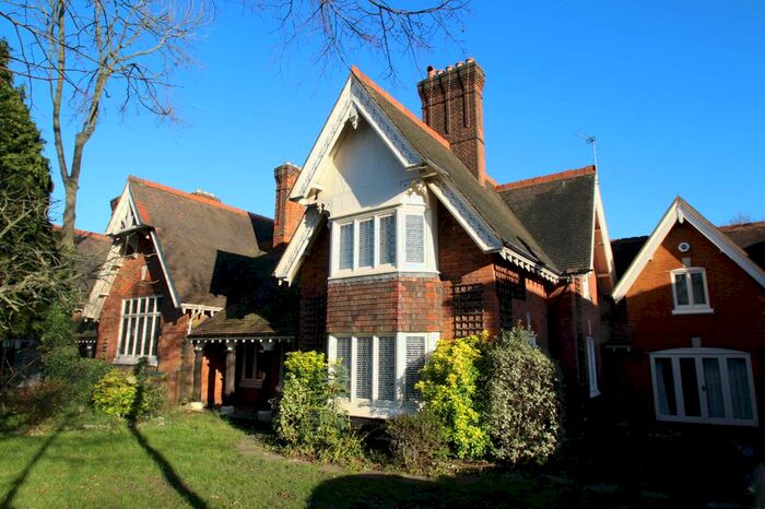 2 Bedroom Terraced House To Rent In Plaistow Lane, Bromley BR1