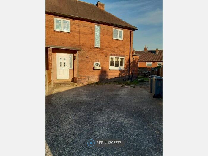 3 Bedroom Semi-Detached House To Rent In Kirkwood Grove, Tingley, Wakefield, WF3