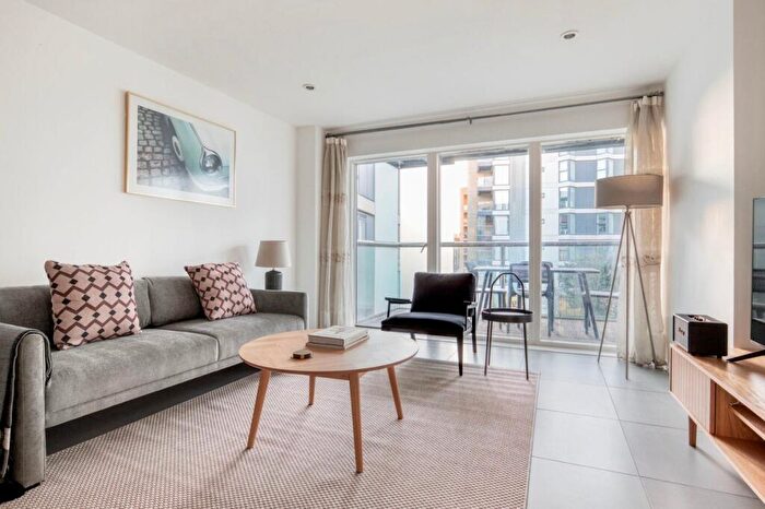 2 Bedroom Flat To Rent In Dance Square, Clerkenwell, EC1V