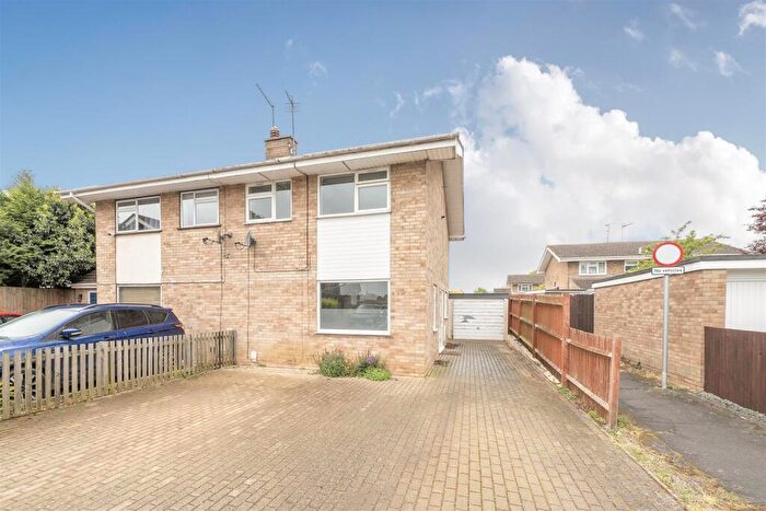 3 Bedroom Semi-Detached House For Sale In Woodville Crescent, Yardley Gobion, NN12