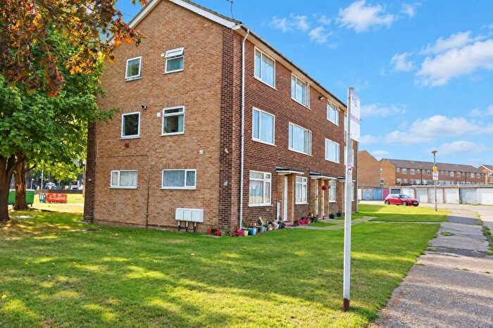 2 Bedroom Flat For Sale In Long Drive, Ruislip, HA4