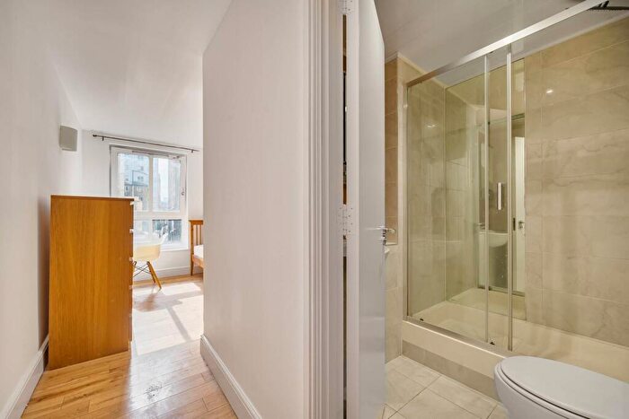 3 Bedroom Flat To Rent In Coke Street, Aldgate, London, E1