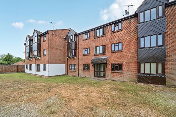 1 Bedroom Flat For Sale In Kilmington Close, Bracknell, RG12