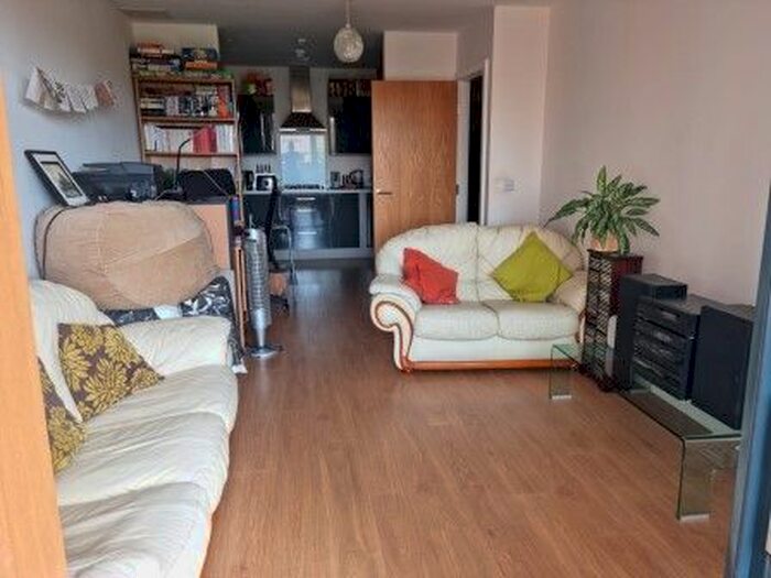 1 Bedroom Flat For Sale In Hammond Court, Watermill Lane, London, N18