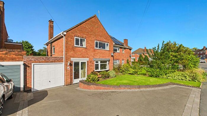 3 Bedroom Semi Detached House For Sale In Brookwillow Road, Halesowen, B63