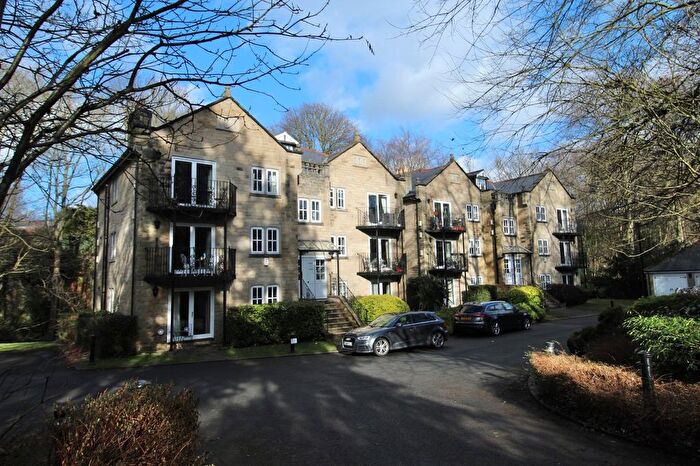 2 Bedroom Flat To Rent In Quarry Dene, Weetwood, Leeds, LS16