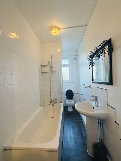 3 Bedroom Flat To Rent In Sydenham Road, London, SE26