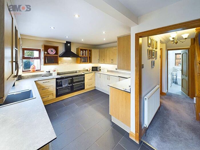 5 Bedroom Detached House For Sale In Main Road, Hockley, SS5
