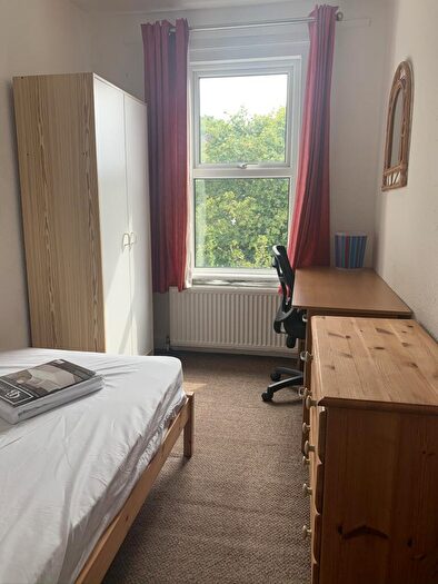 5 Bedroom House To Rent In Clarence Place, BA1