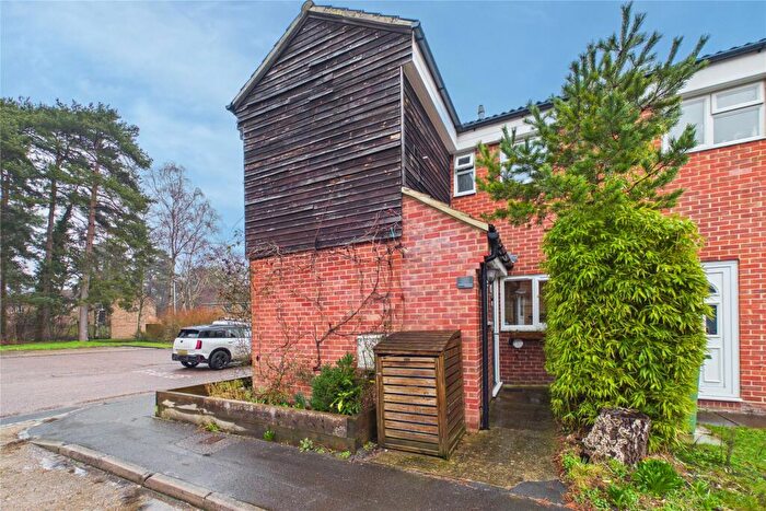 2 Bedroom End Of Terrace House For Sale In Oldstead, Bracknell, Berkshire, RG12