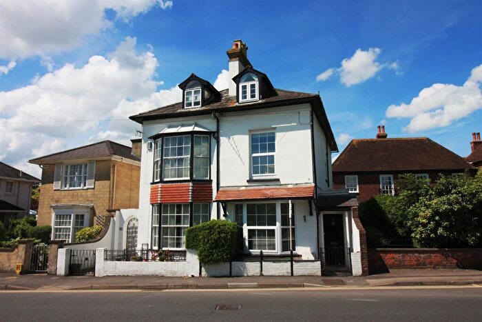 3 Bedroom Semi-Detached House To Rent In Mill Road, Salisbury, SP2