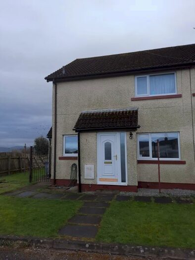 2 Bedroom Flat To Rent In Brakeside Gardens, Whitehaven, CA28