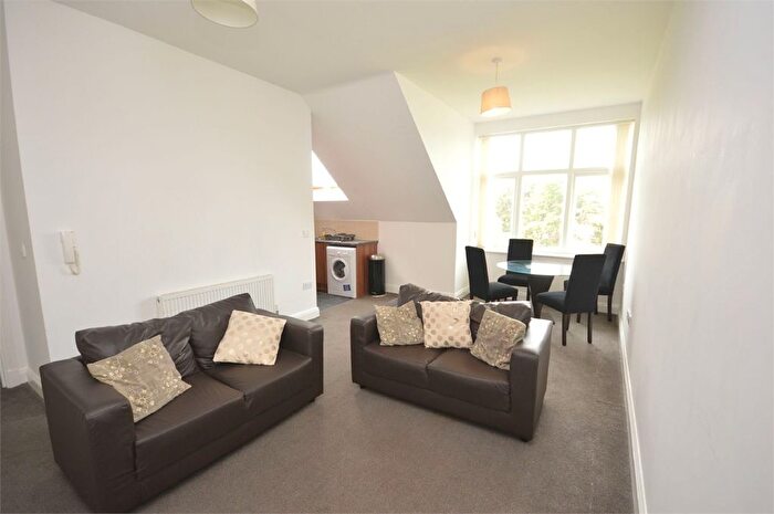 2 Bedroom Flat To Rent In Kensington House, Tyne And Wear, Gray Road, Sunderland, SR2