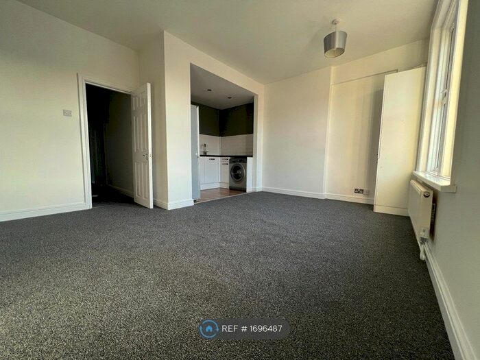 2 Bedroom Flat To Rent In Copnor Road, Portsmouth, PO3