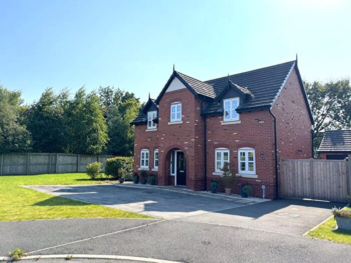 4 Bedroom Detached House For Sale In Thatch Close, Holmes Chapel, Crewe, CW4