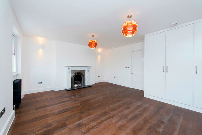 Apartment To Rent In Compton Road, London, N1