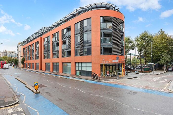 1 Bedroom Flat To Rent In Southwark Bridge Road, London, SE1