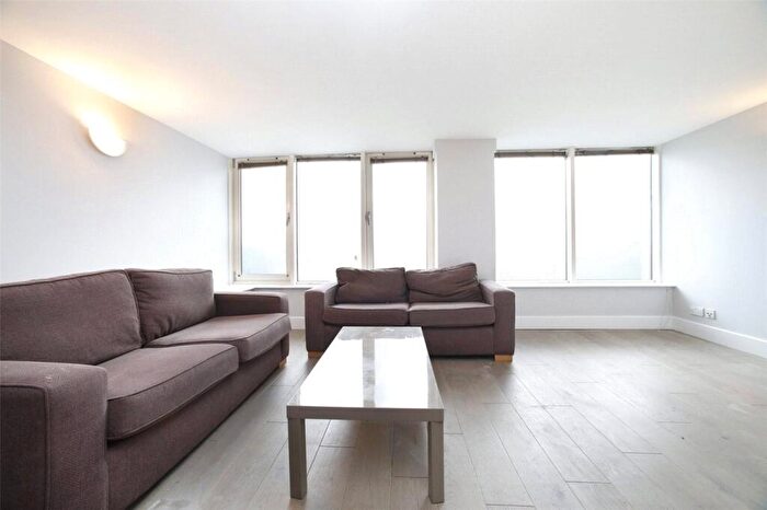 2 Bedroom Flat To Rent In Artichoke Hill, London, E1W