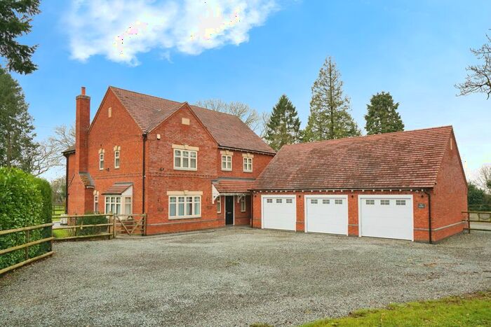 4 Bedroom Detached House For Sale In Hinckley Road, Ibstock, Leicestershire, LE67