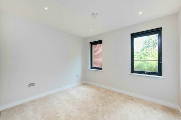 2 Bedroom Apartment To Rent In Finchley Road, London, NW3