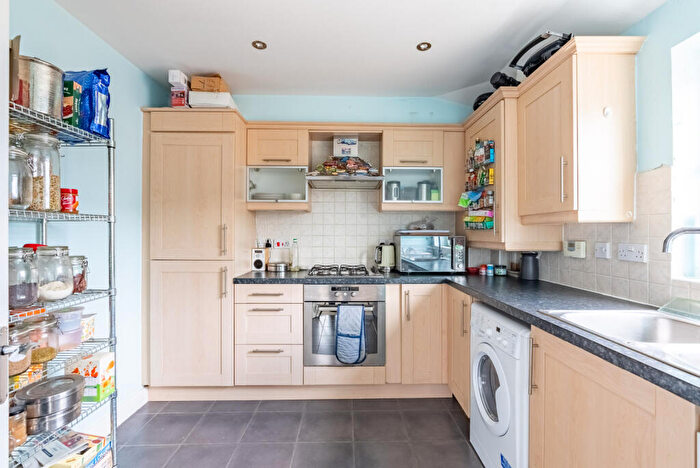 2 Bedroom Apartment To Rent In Bakers Close, St. Albans, Hertfordshire, AL1