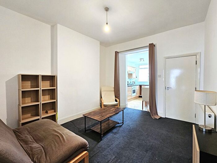 1 Bedroom Flat To Rent In Durham Road, East Finchley, N2
