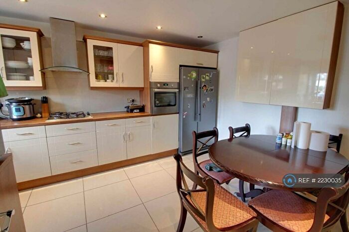 3 Bedroom Detached House To Rent In Culver Road, Reading, RG6