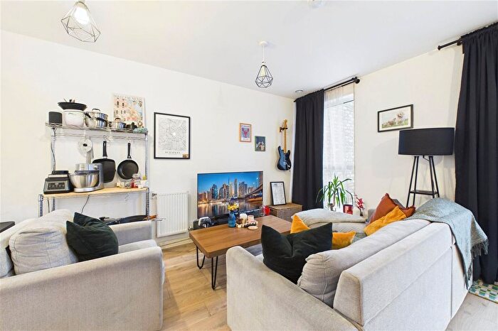 1 Bedroom Flat For Sale In Chapman House, Shipbuilding Way, London, E13